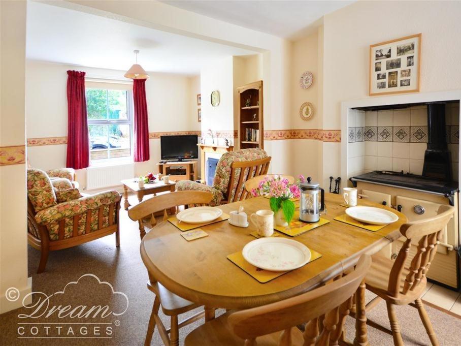 Brickyard Cottage Moreton  Luaran gambar