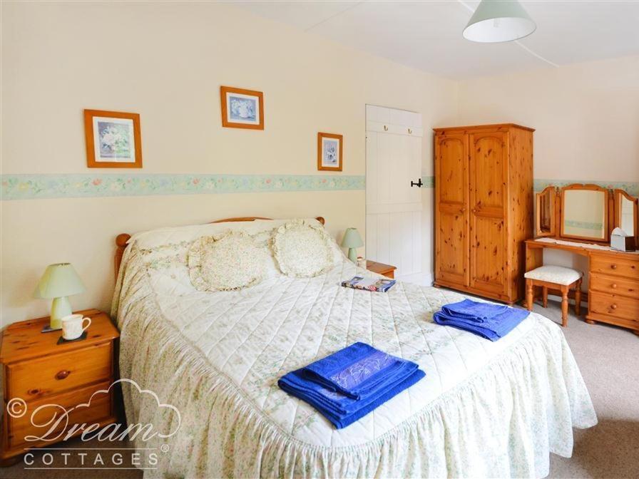 Brickyard Cottage Moreton  Luaran gambar